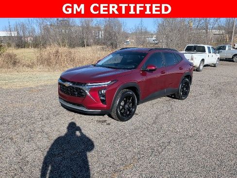 Certified 2025 Chevrolet Trax LT w/ Driver Confidence Package image 1