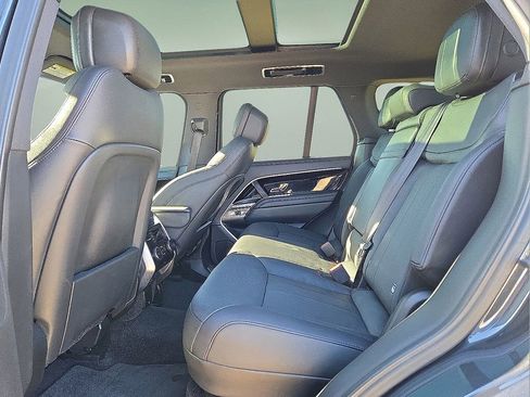 Used 2023 Land Rover Range Rover SE image 16