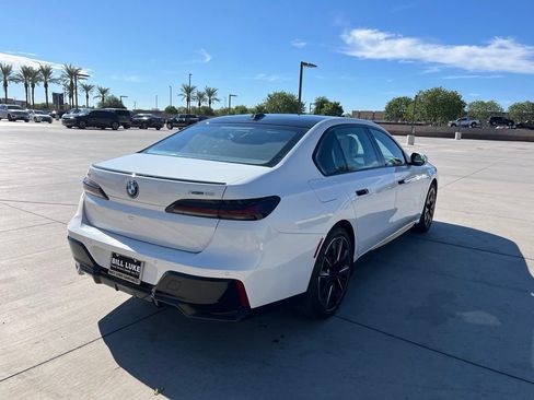 Used 2023 BMW i7 xDrive60 w/ Parking Assistance Package AWD/4WD image 7