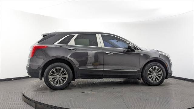 Used 2017 Cadillac XT5 Luxury w/ Driver Awareness Package FWD image 8