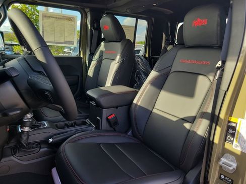 New 2026 Jeep Gladiator Rubicon w/ Steel Power Dome Hood Package AWD/4WD image 19