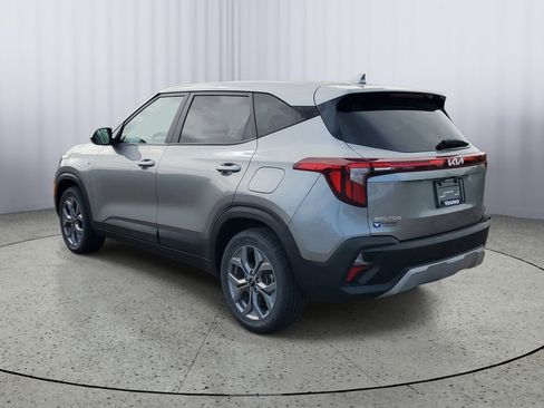 Used 2024 Kia Seltos LX AWD/4WD image 4