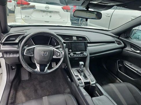 Used 2019 Honda Civic Sport image 2