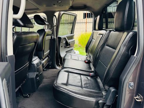 Used 2014 Nissan Titan SL w/ SL Moonroof Package image 12