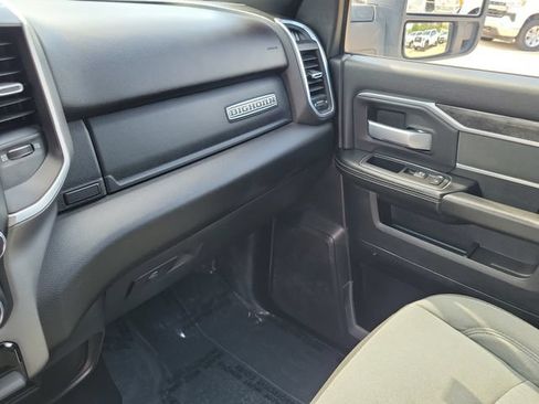 Used 2024 RAM 2500 Big Horn AWD/4WD image 30