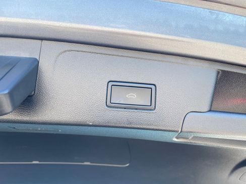 Used 2025 Volkswagen Atlas Cross Sport SE image 23