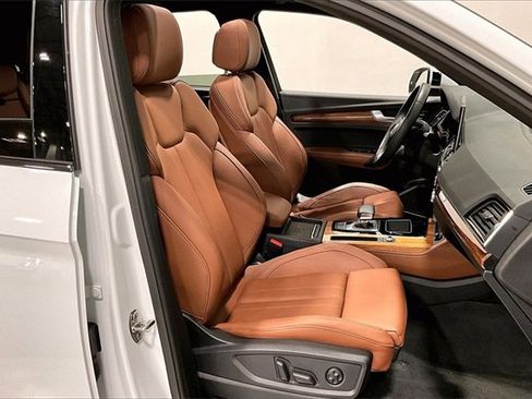 Used 2023 Audi Q5 e Prestige w/ Prestige Package image 7