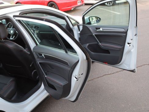 Used 2020 Volkswagen GTI SE FWD image 40