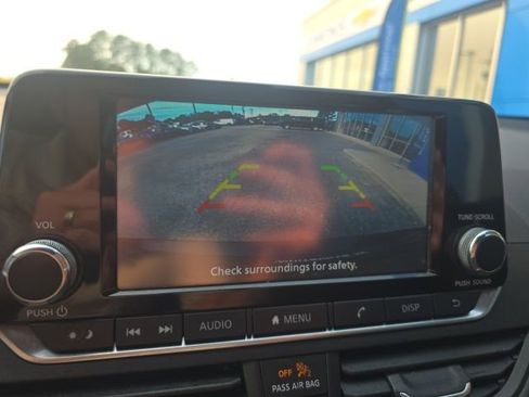 Used 2024 Nissan Altima 2.5 S FWD image 19