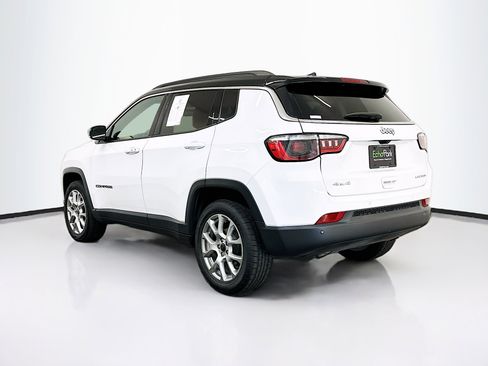 Used 2025 Jeep Compass Limited image 5