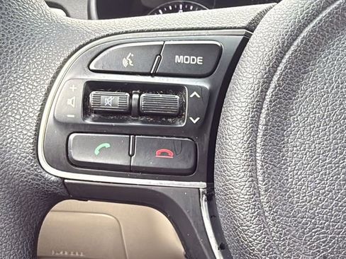 Used 2017 Kia Optima LX image 27