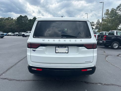 Used 2024 Jeep Wagoneer Series II w/ Flexible Seating Group image 25