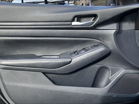 Used 2025 Nissan Altima 2.5 SV image 21