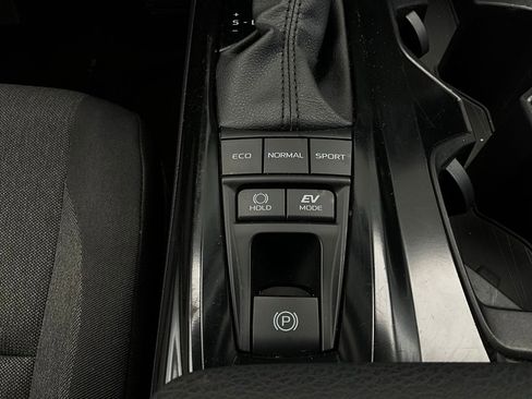 Used 2025 Toyota Camry LE image 22