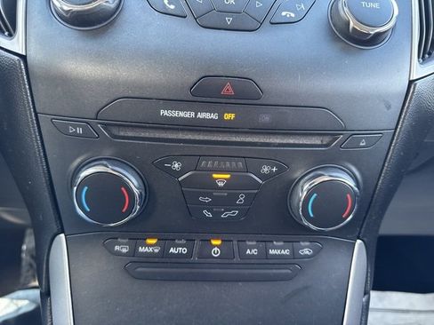 Used 2017 Ford Edge SEL image 19