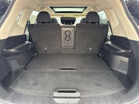 Used 2019 Nissan Rogue SV w/ Sun & Sound Touring Package AWD/4WD image 36