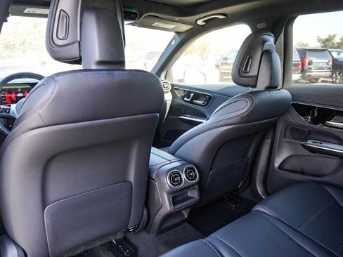 Used 2024 Mercedes-Benz GLC 300 image 25