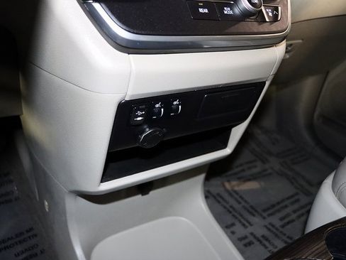 Used 2015 Toyota Sienna XLE image 20