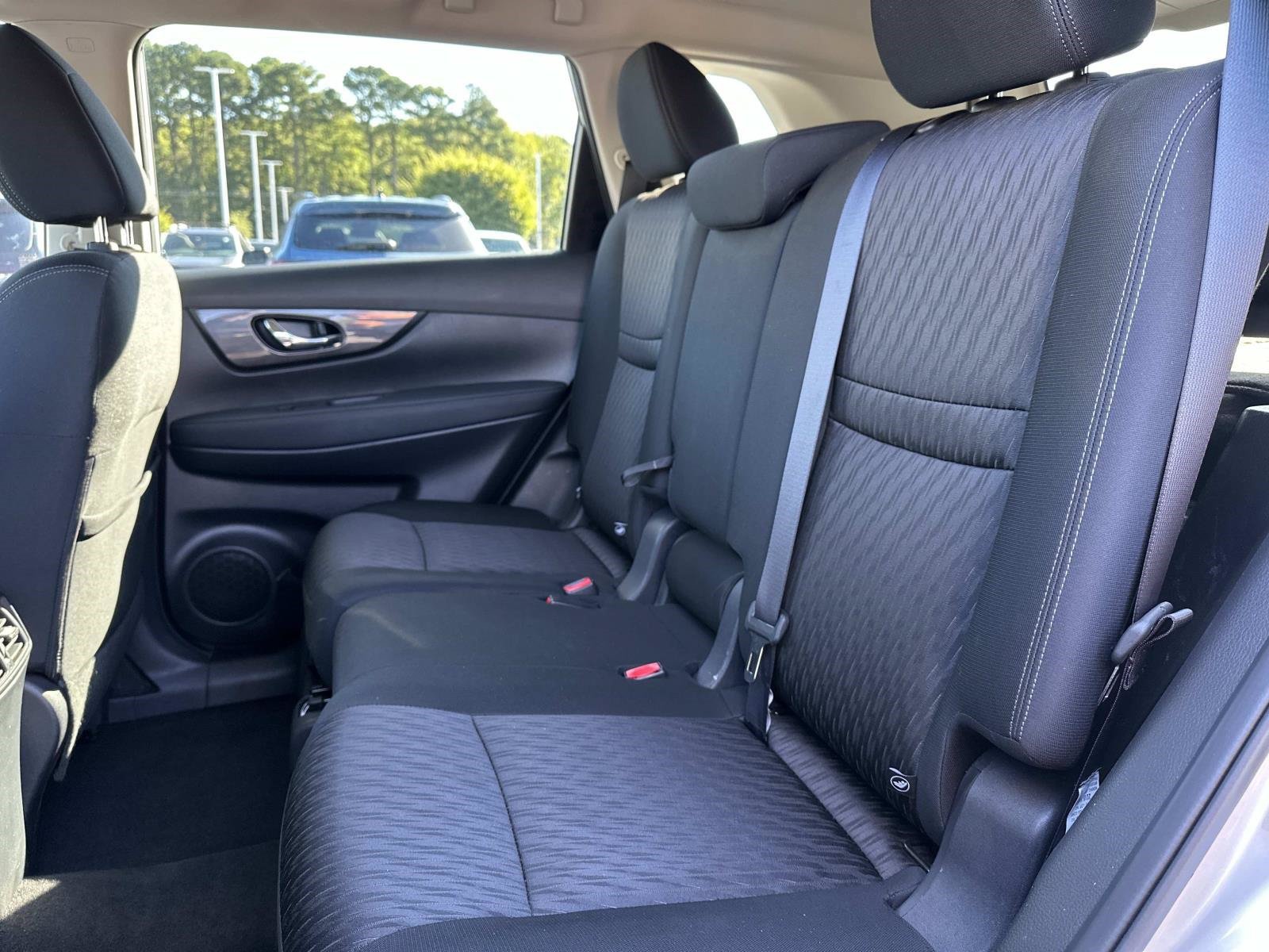 Used 2019 Nissan Rogue SV FWD image 13