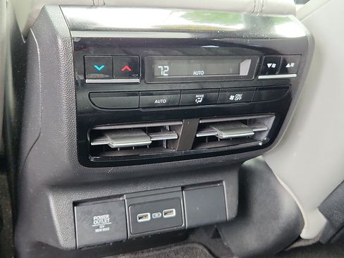 Used 2022 Acura MDX SH-AWD w/ Technology Package image 11