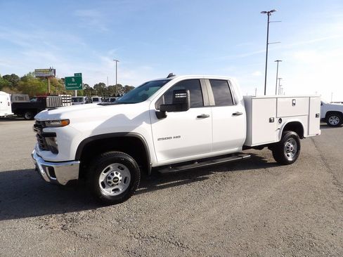 Used 2024 Chevrolet Silverado 2500 W/T w/ WT Convenience Package image 3