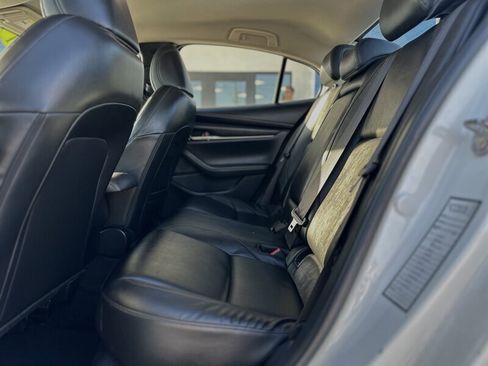 Used 2021 MAZDA MAZDA3 s image 4