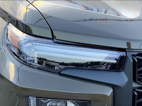 New 2025 GMC Canyon Elevation w/ Convenience Package image 13