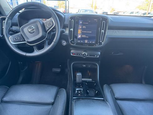 Used 2019 Volvo XC40 T5 Inscription image 21
