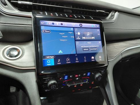 Certified 2024 Jeep Grand Cherokee L Limited w/ Luxury Tech Group II image 36