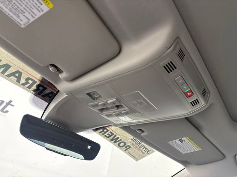 Used 2022 Volkswagen Tiguan SE w/ Panoramic Sunroof Package AWD/4WD image 20