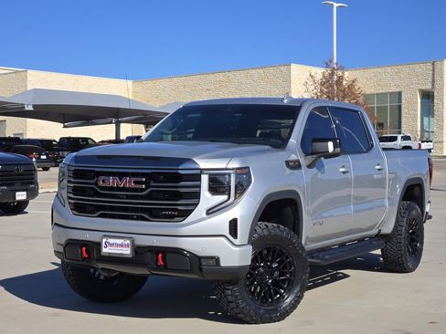 Used 2022 GMC Sierra 1500 AT4 w/ AT4 Premium Package AWD/4WD image 2