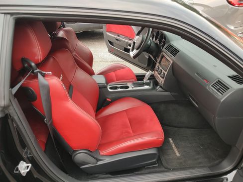 Used 2013 Dodge Challenger SRT8 w/ Harman Kardon Audio Group RWD image 9
