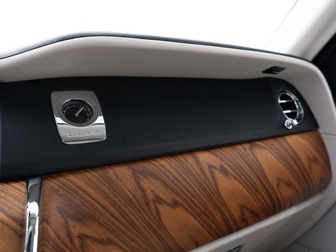 Certified 2020 Rolls-Royce Cullinan image 48