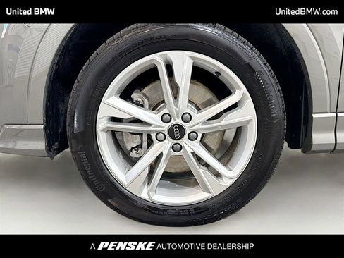 Used 2023 Audi Q3 2.0T Premium Plus w/ Premium Plus Package image 2