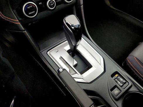 Used 2022 Subaru Crosstrek 2.0i Premium w/ Moonroof Package image 16