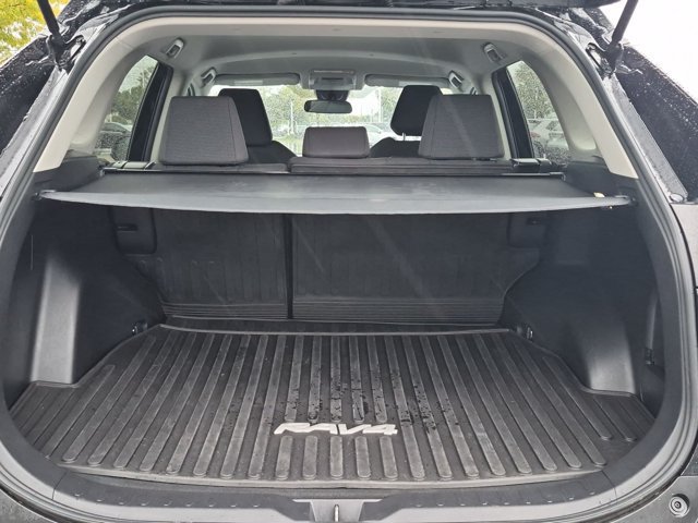 Certified 2022 Toyota RAV4 LE FWD image 16