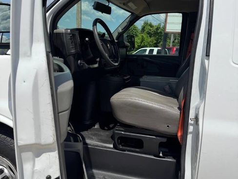 Used 2013 Chevrolet Express 2500 RWD image 12