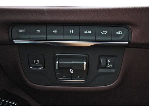 New 2026 Cadillac Escalade ESV Luxury AWD/4WD image 15