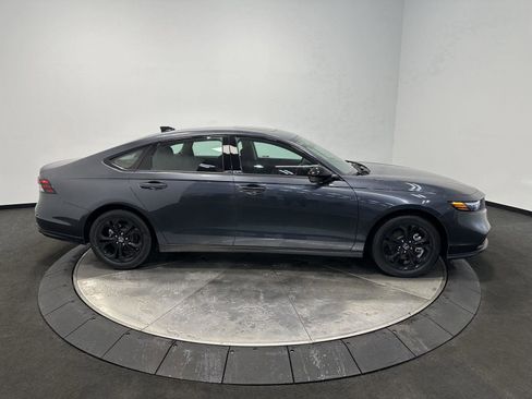 Certified 2025 Honda Accord SE image 7