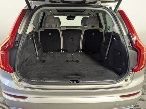 Used 2017 Volvo XC90 T6 Momentum w/ Vision Package AWD/4WD image 16