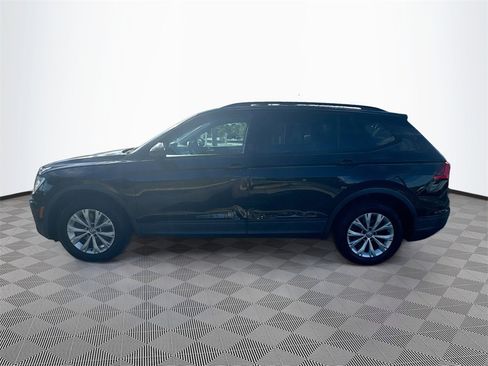 Used 2018 Volkswagen Tiguan S image 9