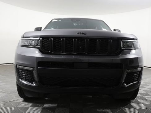 Used 2025 Jeep Grand Cherokee L Limited w/ Black Appearance Package image 2