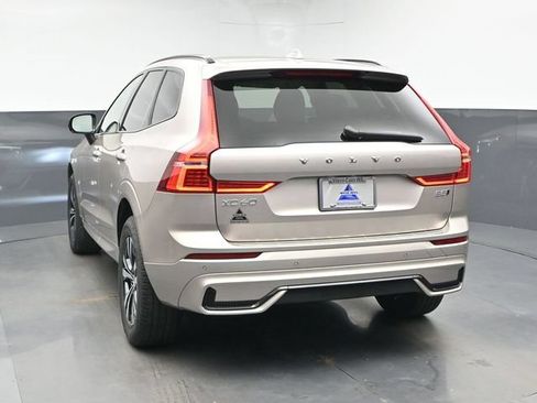 Used 2024 Volvo XC60 B5 Core w/ Protection Package Premier AWD/4WD image 7