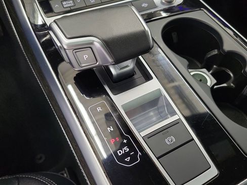 Used 2025 Audi Q7 3.0T Premium Plus AWD/4WD image 32