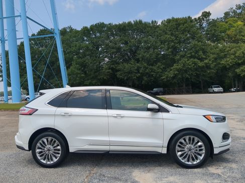 Certified 2020 Ford Edge Titanium w/ Equipment Group 301A FWD image 2