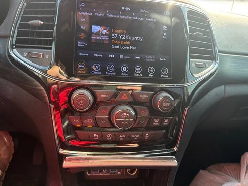 Used 2021 Jeep Grand Cherokee Laredo X RWD image 15