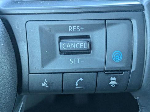 Used 2025 Nissan Pathfinder SV FWD image 26