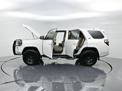 Used 2018 Toyota 4Runner SR5 image 29