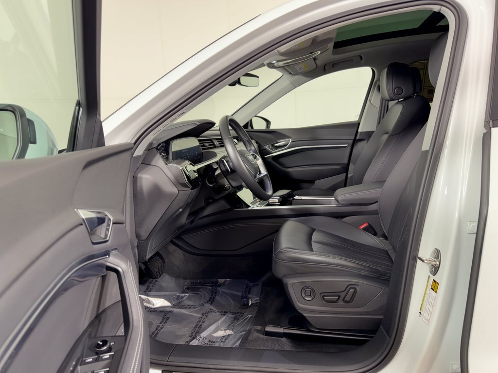 Used 2023 Audi e-tron Premium w/ Convenience Plus Package AWD/4WD image 5