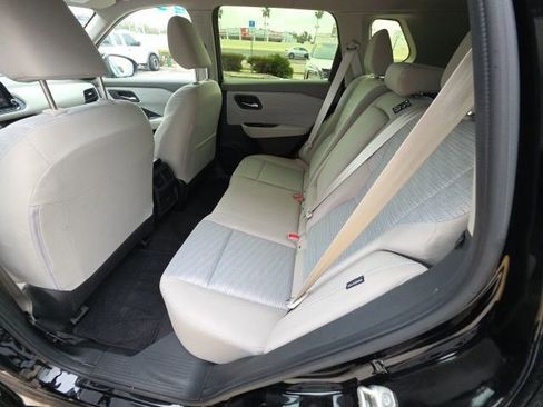 Used 2023 Nissan Rogue SV image 24